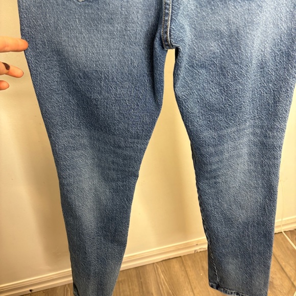 FRAME Le Sylvie High Waist Straight Leg Jeans In Lomina Rips - Picture 10 of 11